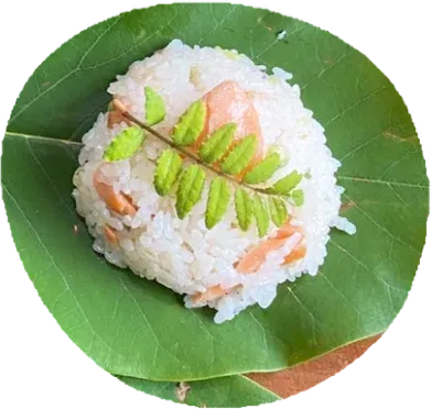 朴葉ずし作りの様子